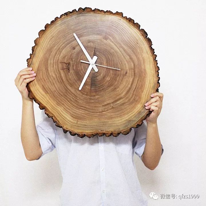 掛鐘也玩出新花樣，讓墻特立獨(dú)行