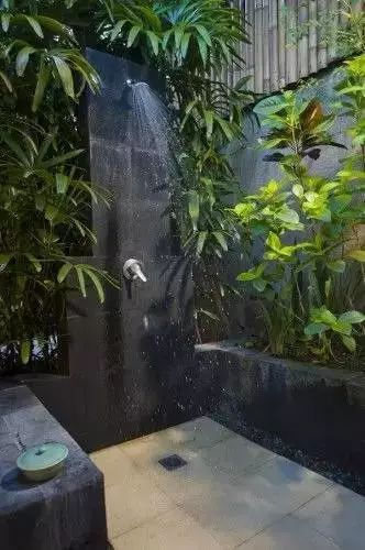 衛(wèi)生間也可以像花園一樣生機(jī)盎然！