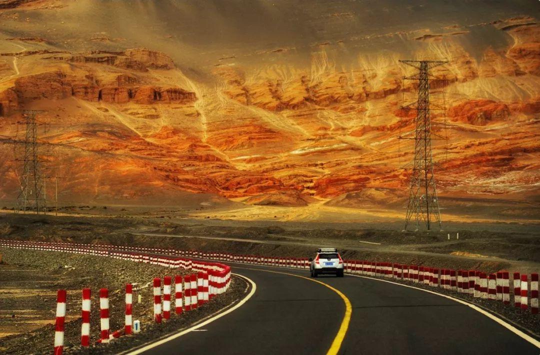 假期攻略|中國zui震撼的公路！穿越美景無數(shù)！