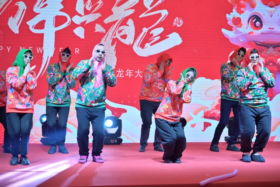 龍騰年·秉初心·創(chuàng)未來|清風(fēng)裝飾25周年主題年會(huì)圓滿成功！