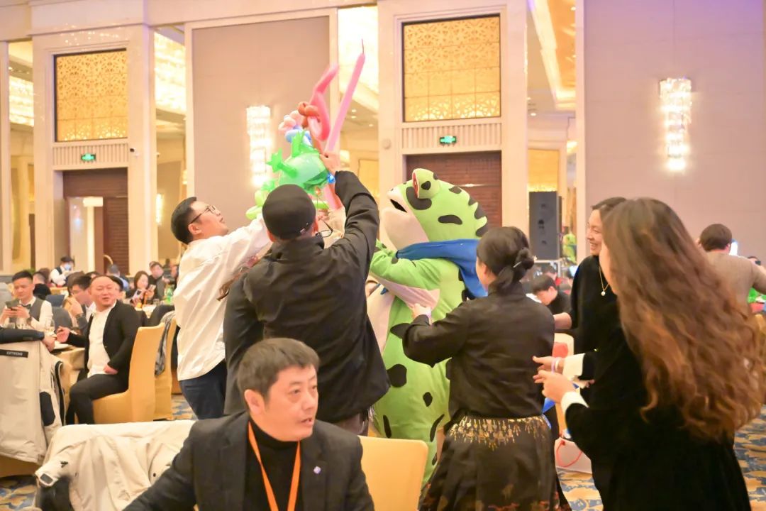 龍騰年·秉初心·創(chuàng)未來|清風(fēng)裝飾25周年主題年會(huì)圓滿成功！