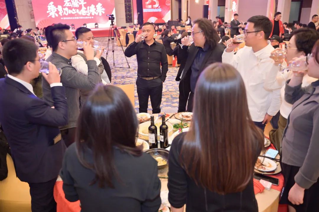 龍騰年·秉初心·創(chuàng)未來|清風(fēng)裝飾25周年主題年會(huì)圓滿成功！