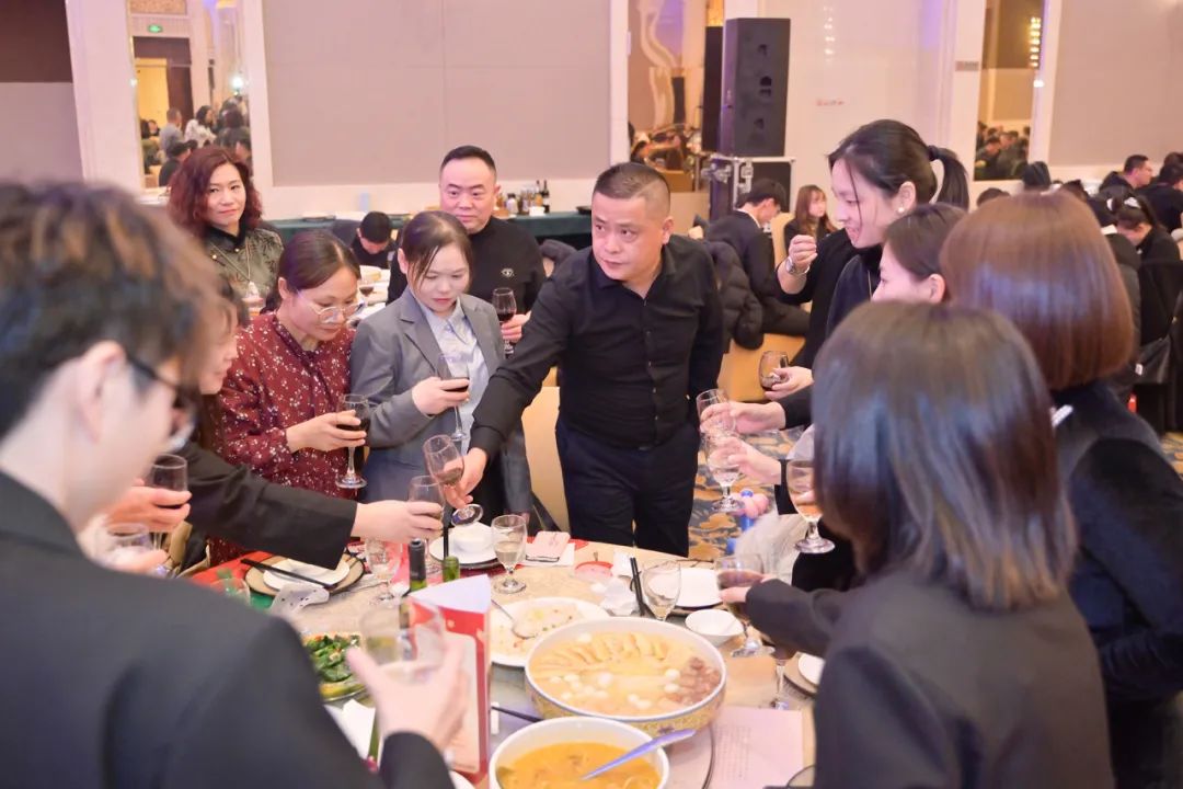 龍騰年·秉初心·創(chuàng)未來|清風(fēng)裝飾25周年主題年會(huì)圓滿成功！