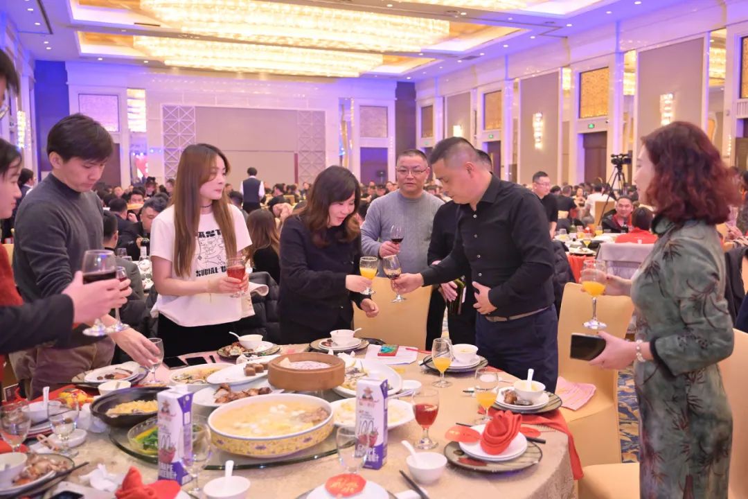 龍騰年·秉初心·創(chuàng)未來|清風(fēng)裝飾25周年主題年會(huì)圓滿成功！