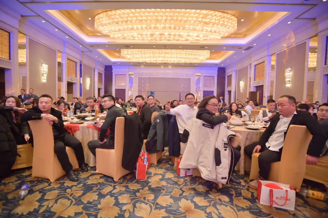 龍騰年·秉初心·創(chuàng)未來|清風(fēng)裝飾25周年主題年會(huì)圓滿成功！