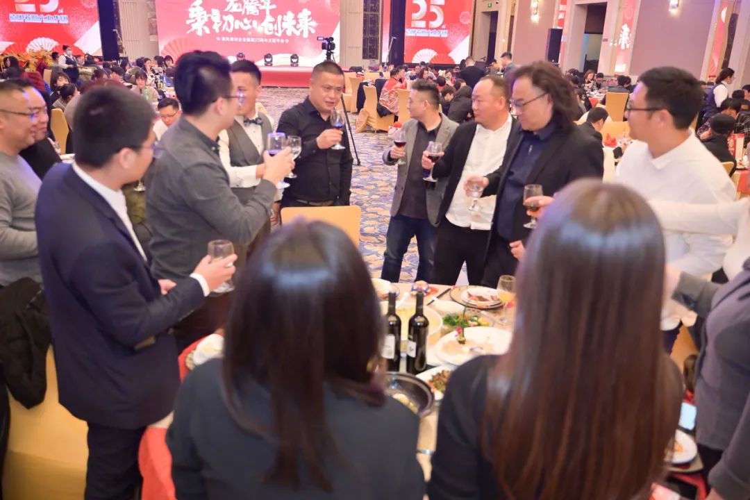 龍騰年·秉初心·創(chuàng)未來|清風(fēng)裝飾25周年主題年會(huì)圓滿成功！