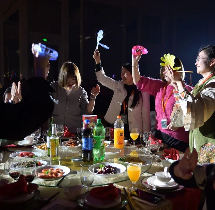 龍騰年·秉初心·創(chuàng)未來|清風(fēng)裝飾25周年主題年會(huì)圓滿成功！