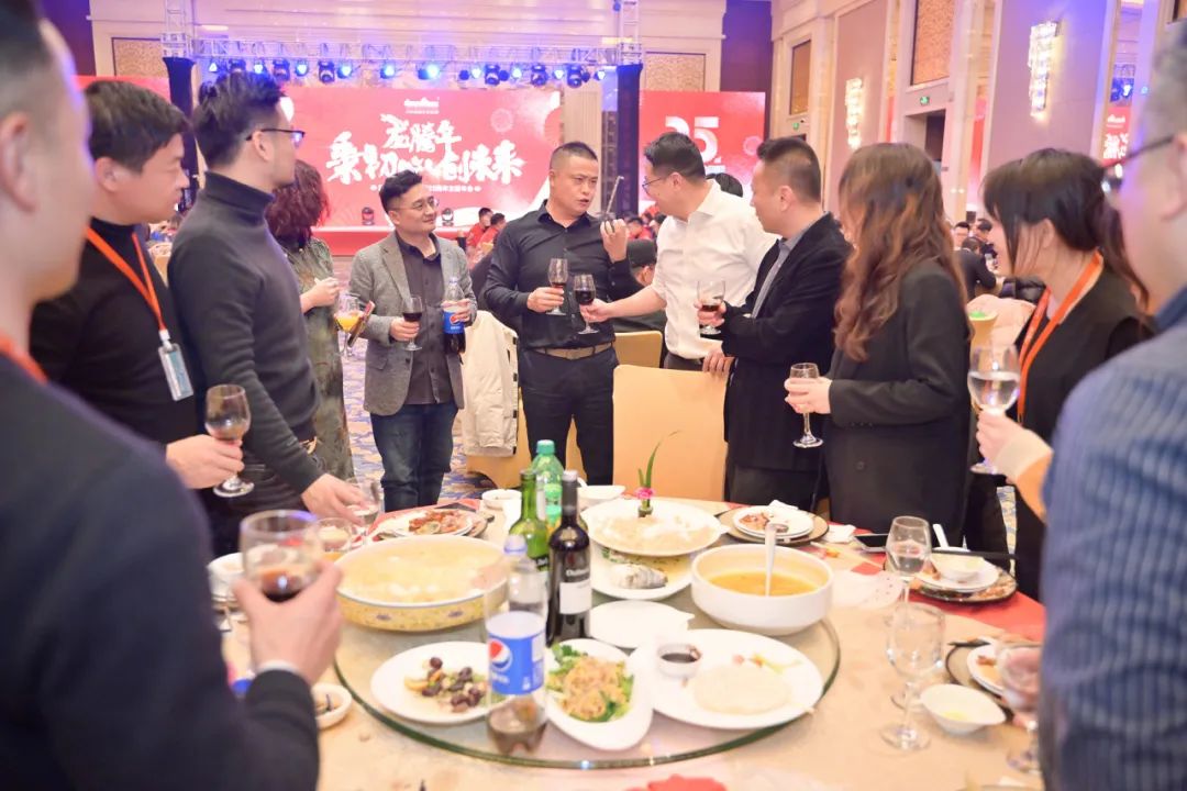 龍騰年·秉初心·創(chuàng)未來|清風(fēng)裝飾25周年主題年會(huì)圓滿成功！