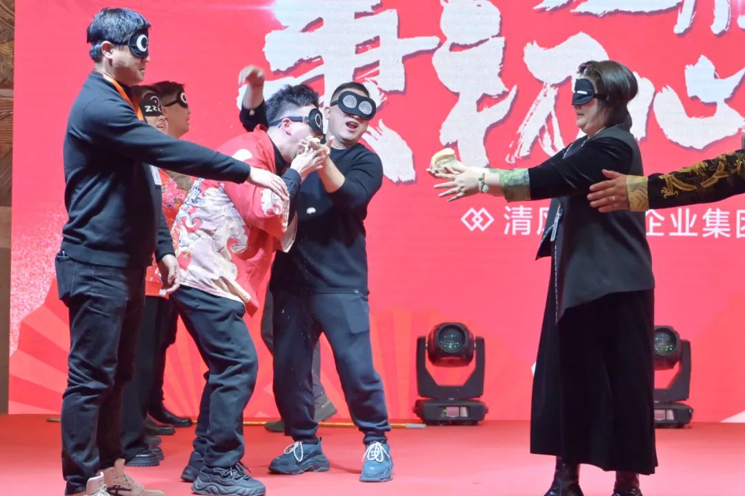 龍騰年·秉初心·創(chuàng)未來|清風(fēng)裝飾25周年主題年會(huì)圓滿成功！