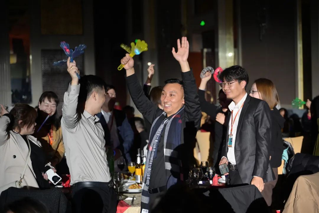 龍騰年·秉初心·創(chuàng)未來|清風(fēng)裝飾25周年主題年會(huì)圓滿成功！