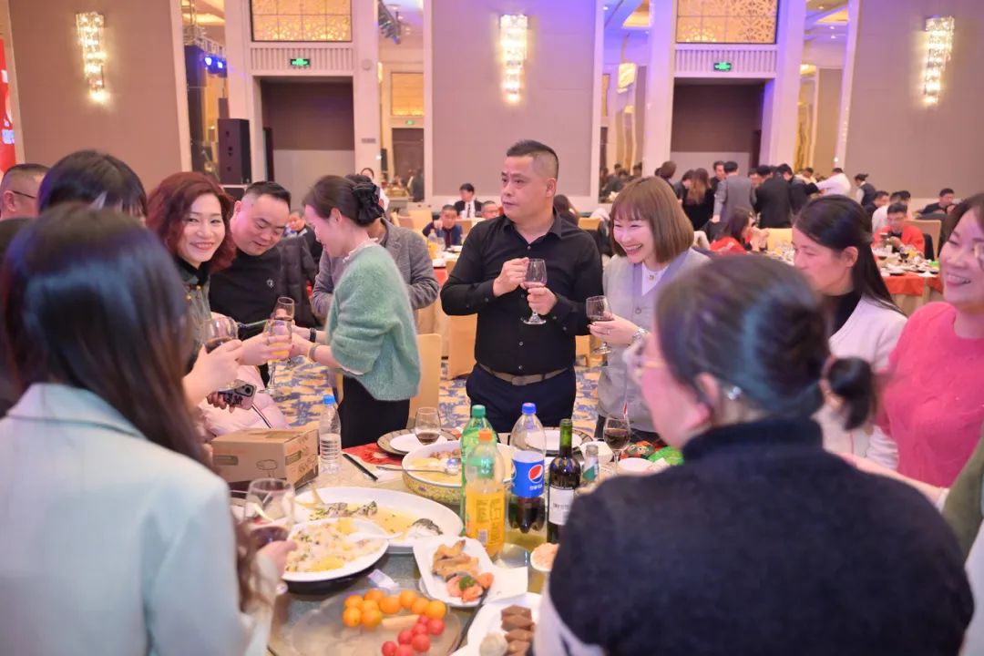 龍騰年·秉初心·創(chuàng)未來|清風(fēng)裝飾25周年主題年會(huì)圓滿成功！