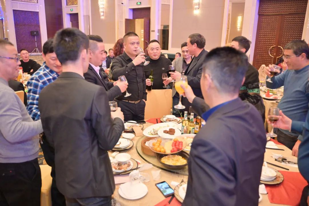 龍騰年·秉初心·創(chuàng)未來|清風(fēng)裝飾25周年主題年會(huì)圓滿成功！