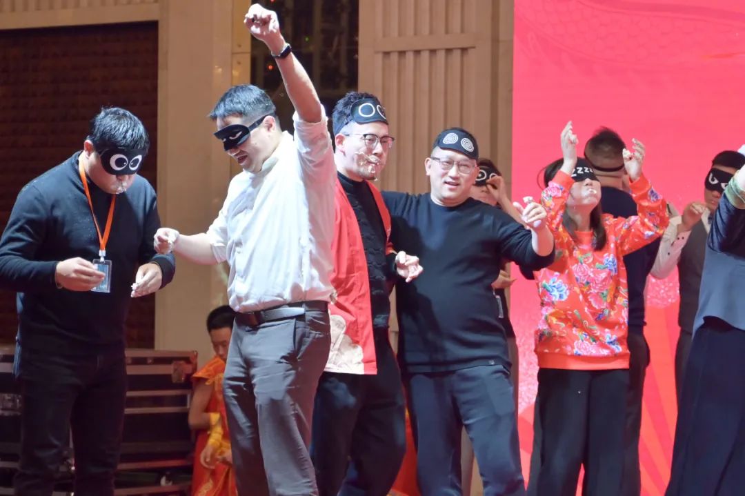 龍騰年·秉初心·創(chuàng)未來|清風(fēng)裝飾25周年主題年會(huì)圓滿成功！